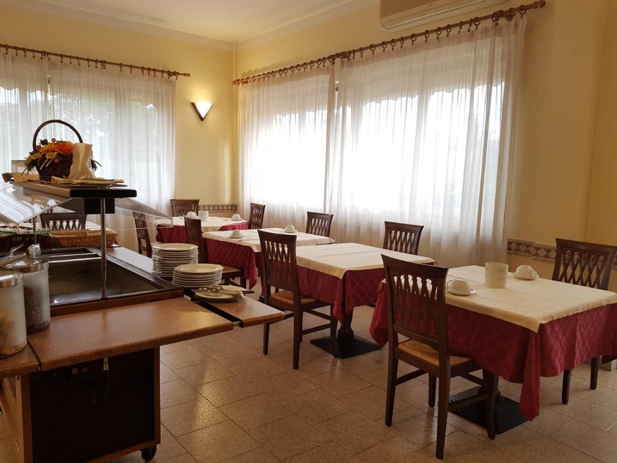 Hotel Patrizia Марина-ди-Масса Экстерьер фото