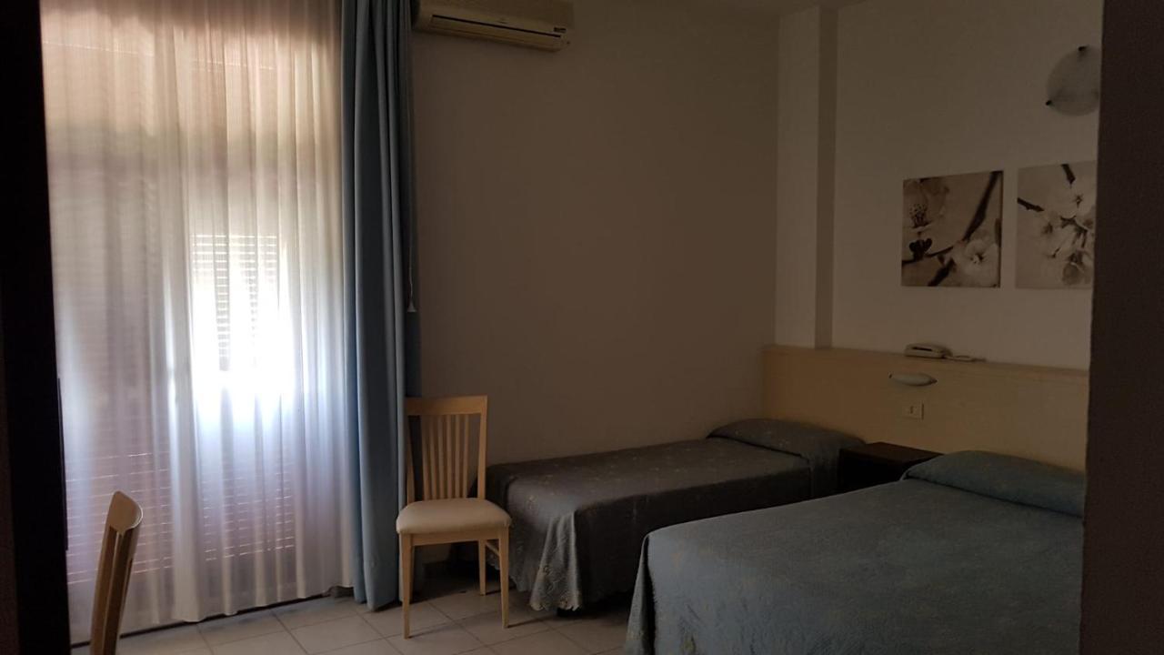 Hotel Patrizia Марина-ди-Масса Экстерьер фото